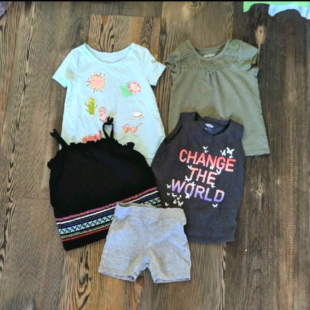 Bundle of 3T tops & shorts